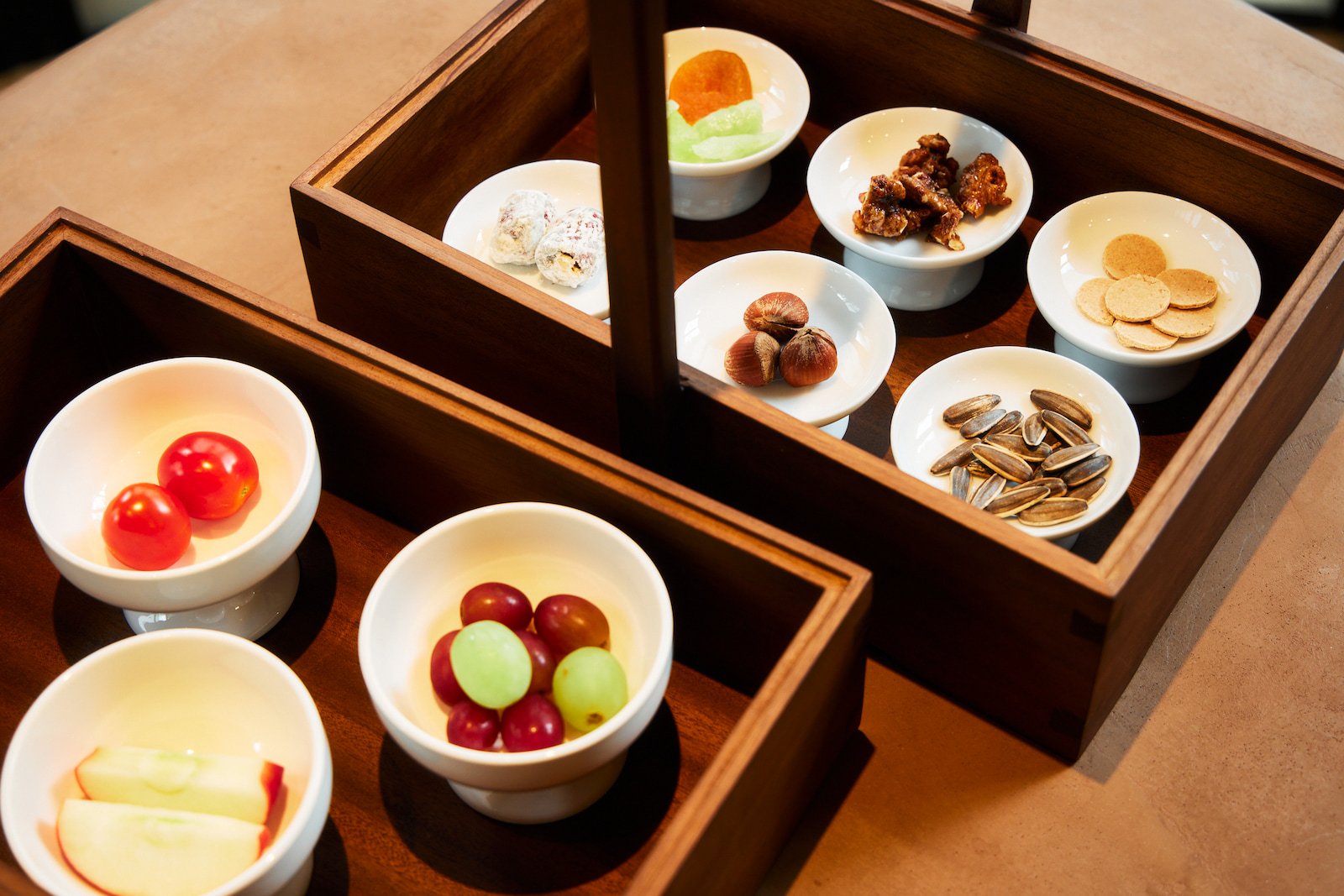 悠々閑々なひと時を。茶と菓子をコースで楽しむモダンな本格中国茶館